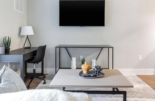 Landing | Modern 1BD, Clubhouse, Pool