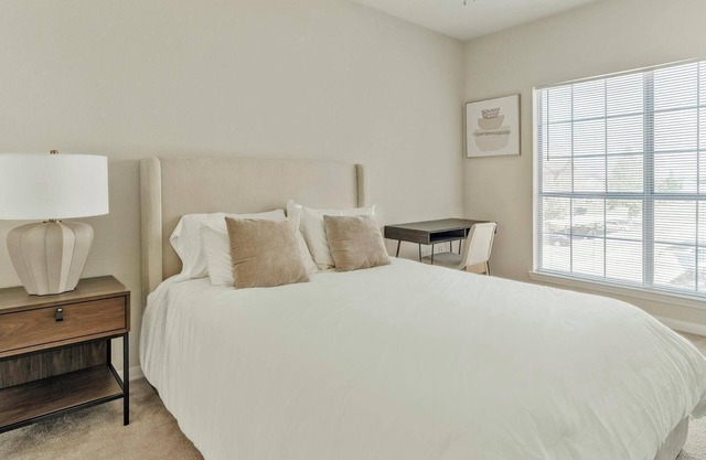 Landing | Modern 1BD, Gym, Pool