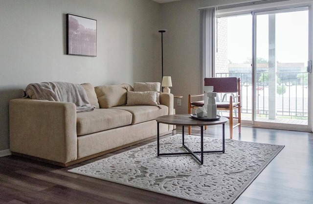 Landing | Modern 1BD, Gym, Clubhouse