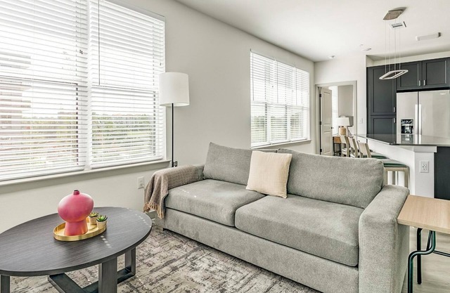 Landing | Modern 2BD, Gym, Pool