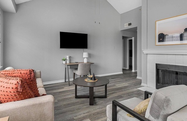 Landing | Modern 2BD, Pool, Clubhouse