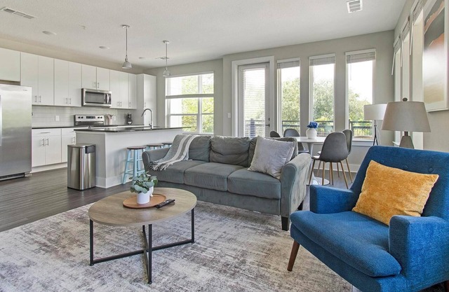 Landing | Spectacular 2BD, Gym, Pool