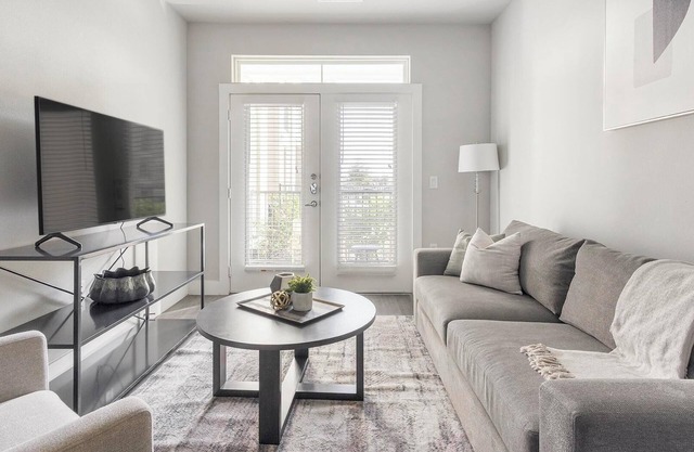 Landing | Spectacular 1BD, Pool, Courtyard