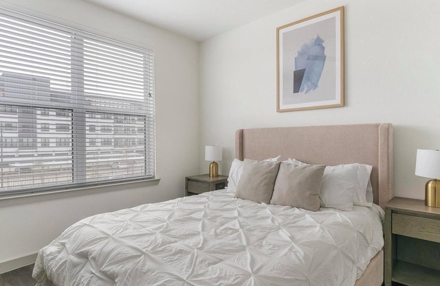 Landing | Spectacular 1BD, Pool, Gym