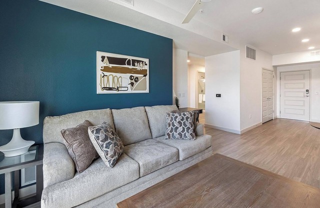 Landing | Spectacular 1BD, Pool, Gym
