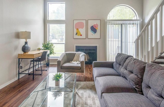 Landing | Spectacular 2BD, Pool, Clubhouse