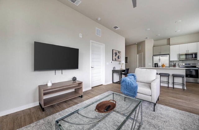 Landing | Spectacular 2BD, Pool, Clubhouse