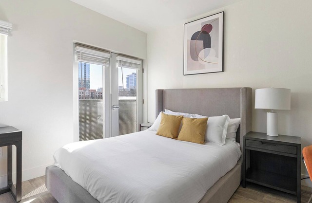 Landing | Spectacular Studio, Gym, Courtyard