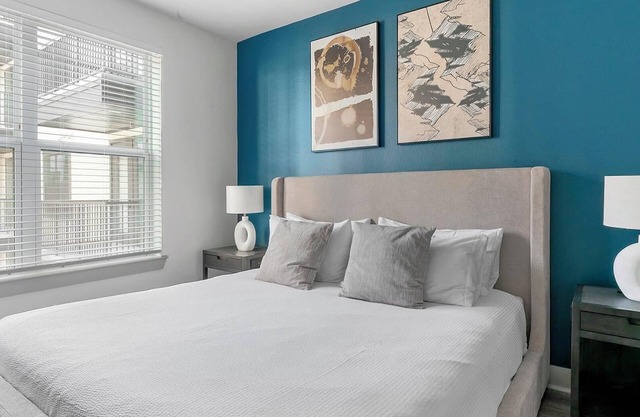 Landing | Stunning 1BD, Courtyard, Gym