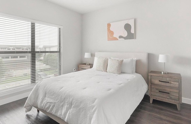 Landing | Stunning 1BD, Gym, Courtyard