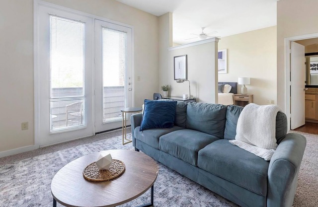 Landing | Stunning 1BD, Pool, Gym