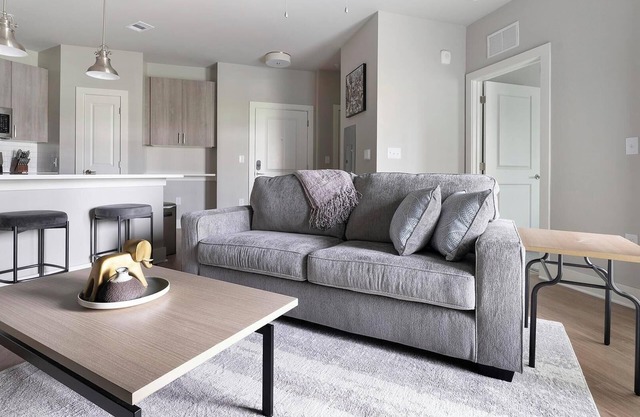 Landing | Stunning 1BD, Pool, Gym