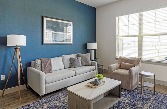 Landing | Stunning 2BD, Gym, Clubhouse