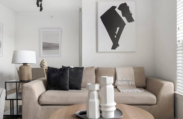 Landing | Stunning 2BD, Pool, Clubhouse