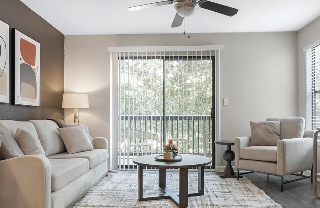 Landing | Stylish 2BD, Gym, Clubhouse