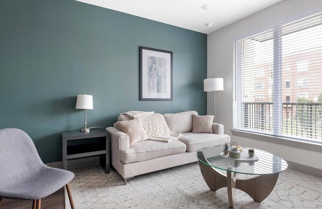 Landing | Stylish 2BD, Gym, Pool