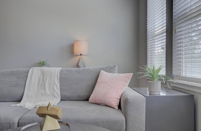 Landing | Stylish 2BD, Yoga Studio, Courtyard