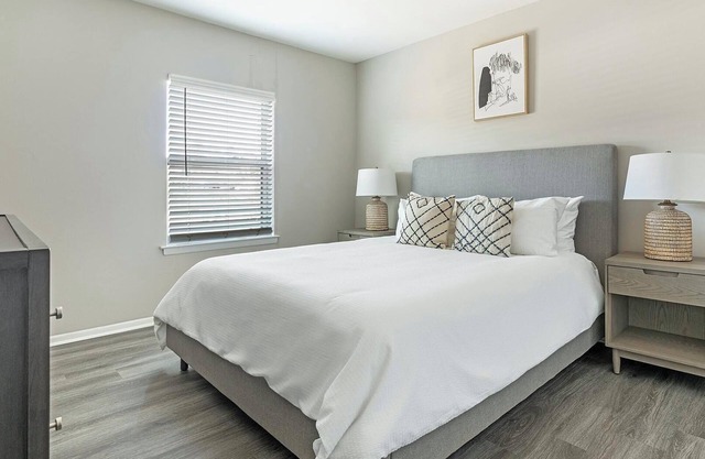 Landing | Stylish 2BD, Clubhouse, Pool