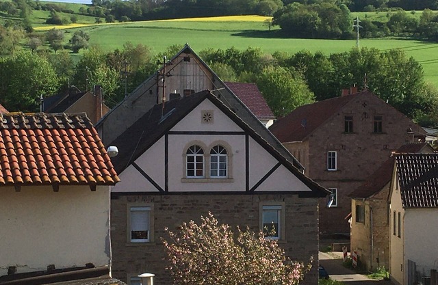 Landlust: Farmhouse with history and character. With large enclosed courtyard