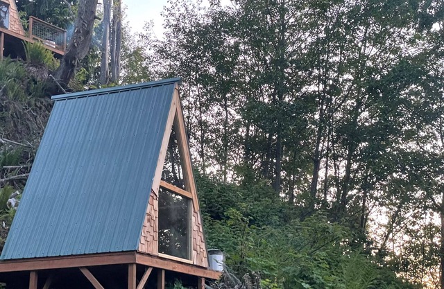 Lands End A-Frame Shelter (T17)
