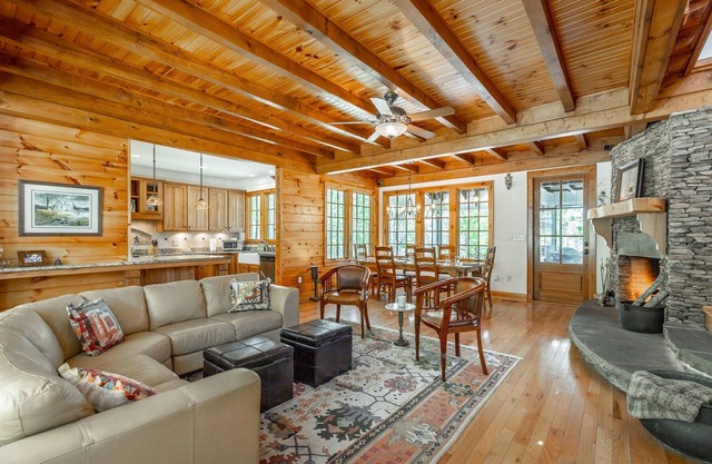 Lane`s End Lodge | Upscale Peaceful Retreat on 7 Acres