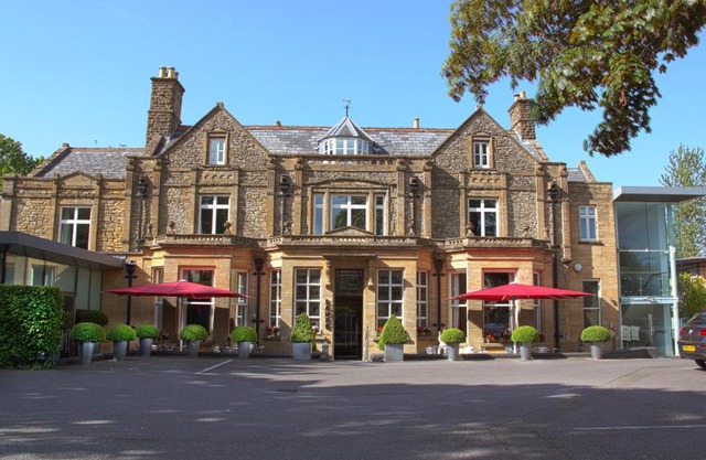 Lanes Hotel
