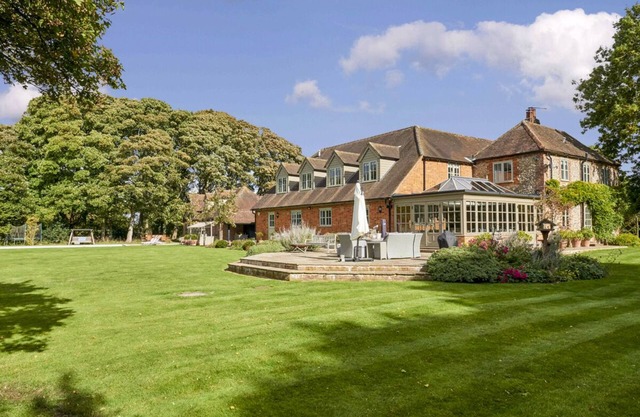Langley Park - Seven Bedroom Villa, Sleeps 13
