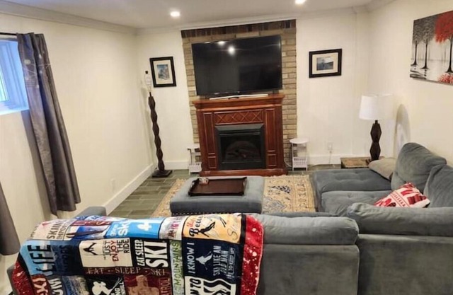 Large 1-BR - Year Round Cozy, Quiet Retreat