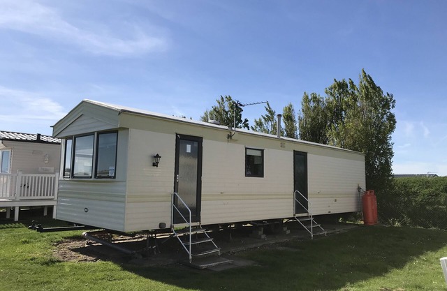 Large 3 bedroom caravan in camber sands family friendly holiday Park.