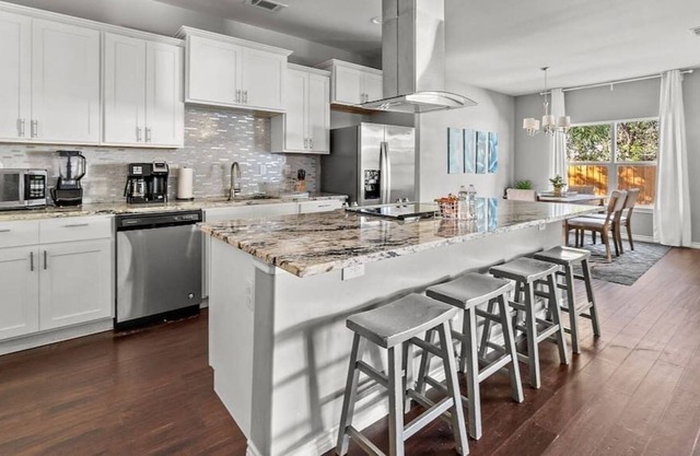 Large 3BD|2BR by Oak Cliff Bishop Arts | Downtown