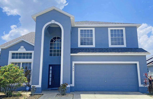 Large 4 Bed Home On Gated Community