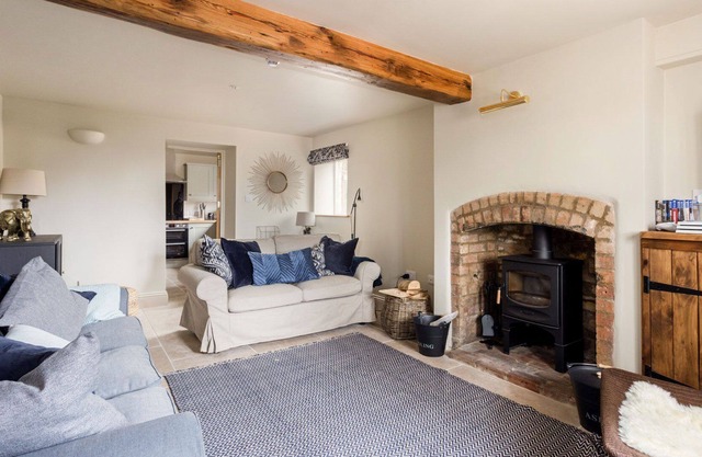 Large 4 bedroom dog friendly holiday accommodation in the Cotswolds - Longborough House