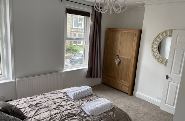Large 4 bedroom house in Harrogate town centre