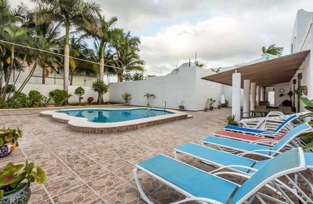 Large 5BR House, One Block To Ocean, Huge Pool