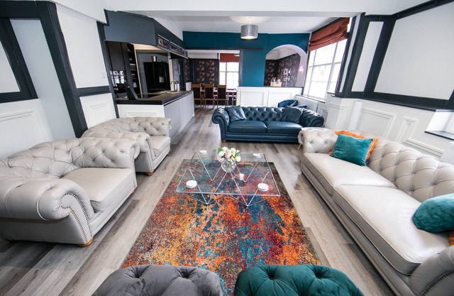 Large 6 bed house for large groups within walking distance to York City Centre