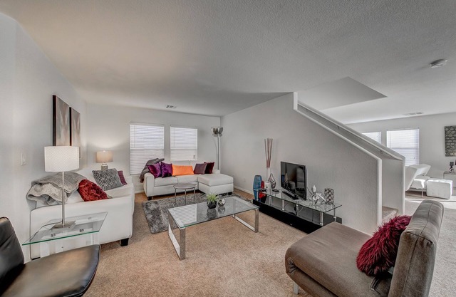 Large 6 Bedrooms Home 13 Miles to Las Vegas Strip License Number G66-06299