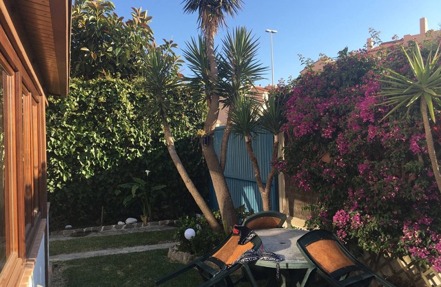 Large and charming house next to Playa de Los Lances (with garden and parking).