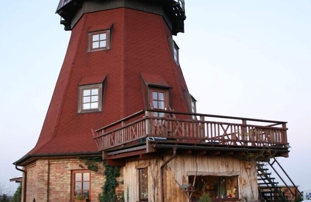 large apartement with pool, pets are welcome, quiet location