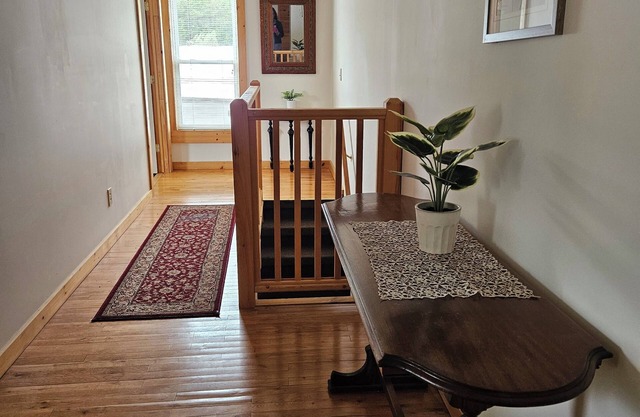 Large Apartment - 3 Bedroom, Sleeps 6, 25 min to Oneonta, 50 min to Cooperstown