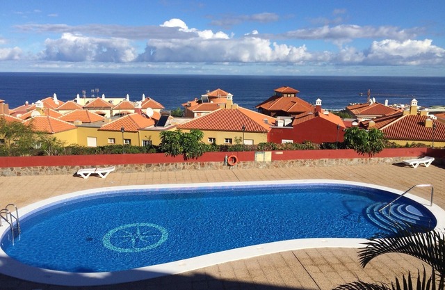 Large beach apartment in Puerto de la Cruz, with terraces, great views, pool