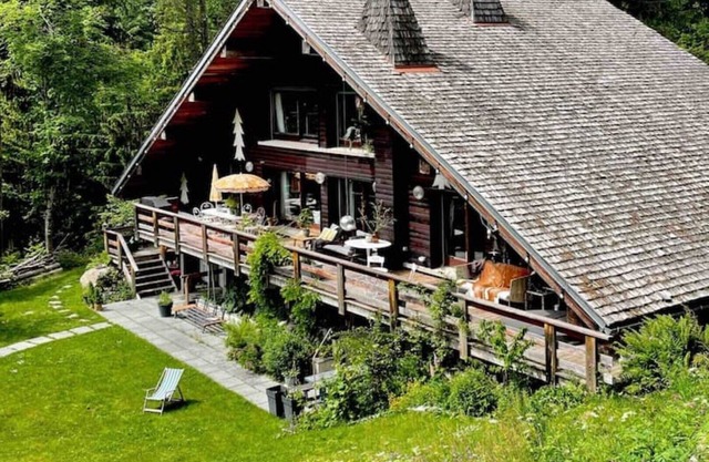 Large chalet, peaceful setting ideal for Cham adventures, Flégère & Grand Montet