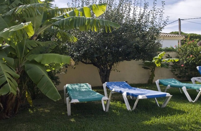 Large community pool, beautiful outdoor kitchen with grill, private garden with garden furniture - Casa Marin 4 -