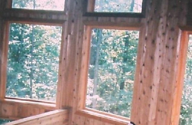 Large Contemporary in Wooded Privacy