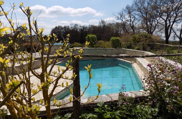 Large cottage, swimming pool, tennis, spa, bowling