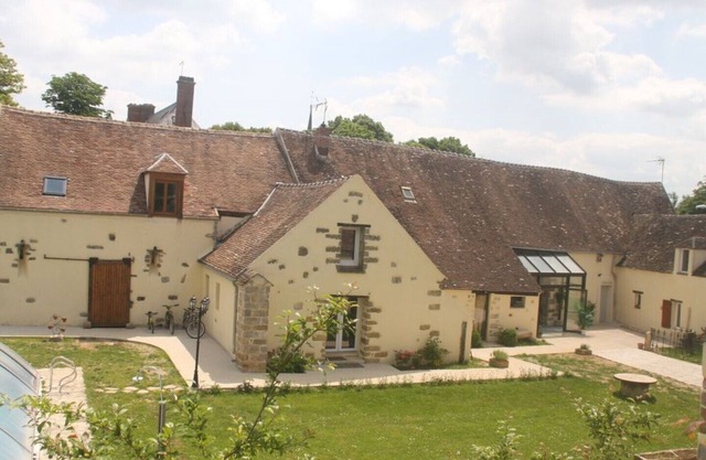 Large country house in the heart of nature 1H from Paris