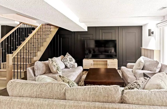 Large Estate House ~ 6BR and 4.5WR ~ Sauna ~ Games ~ Pool Table ~ Hot tub - Pool