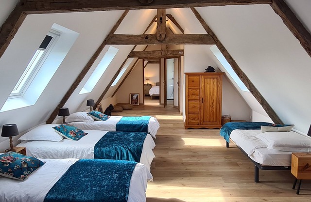 Large family home (15 people or less), nature and beaches 10 km away