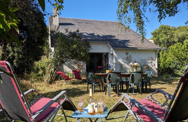 Large family home, between beaches and marshes.