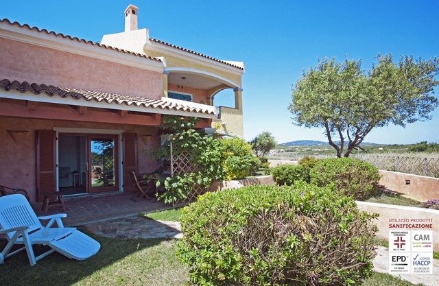 Large four-room apartment, residence with swimming pool, 350 meters from the beach, SEA VIEW