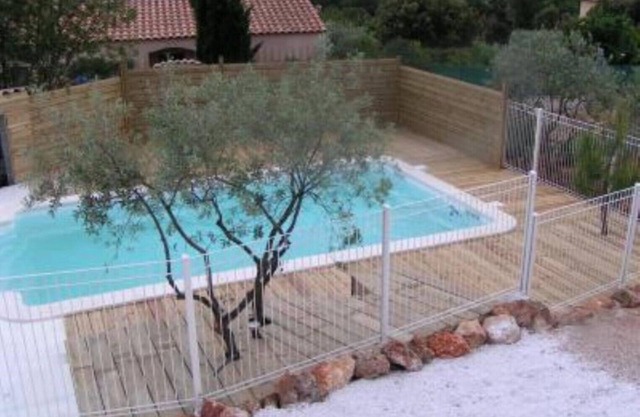 Large contemporary house with garden